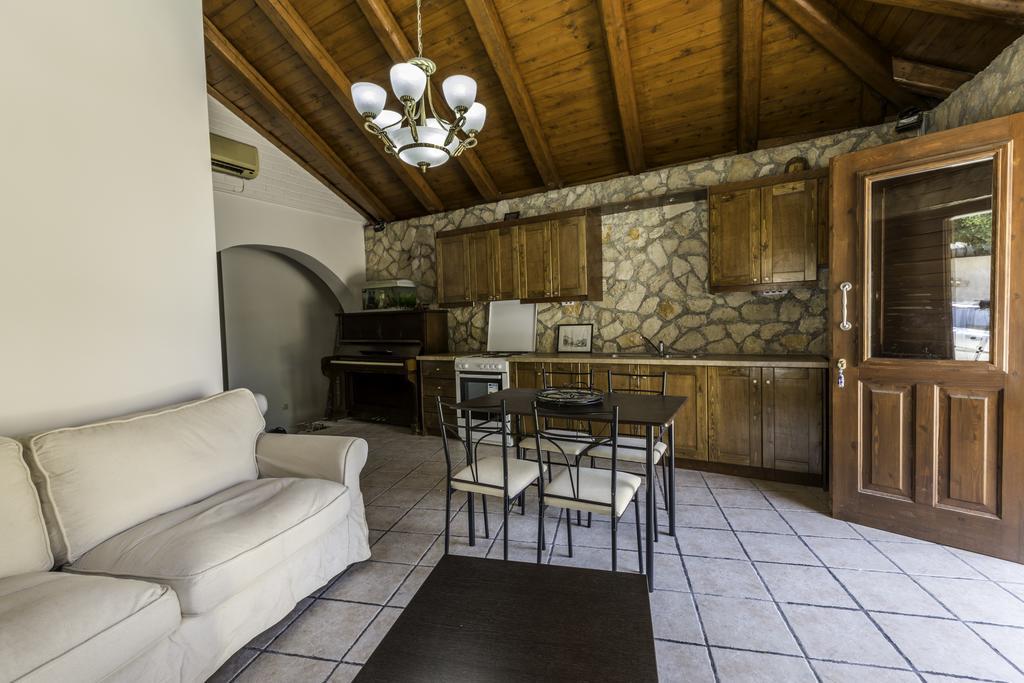 Villa αggi's