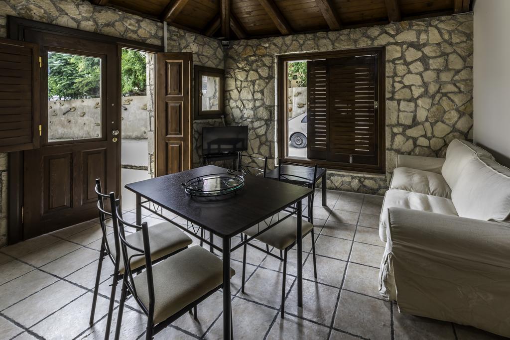 Villa αggi's *